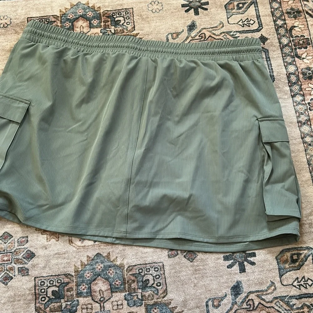Green Cargo Skirt with Pockets Vively Size 2x - Picture 9 of 9
